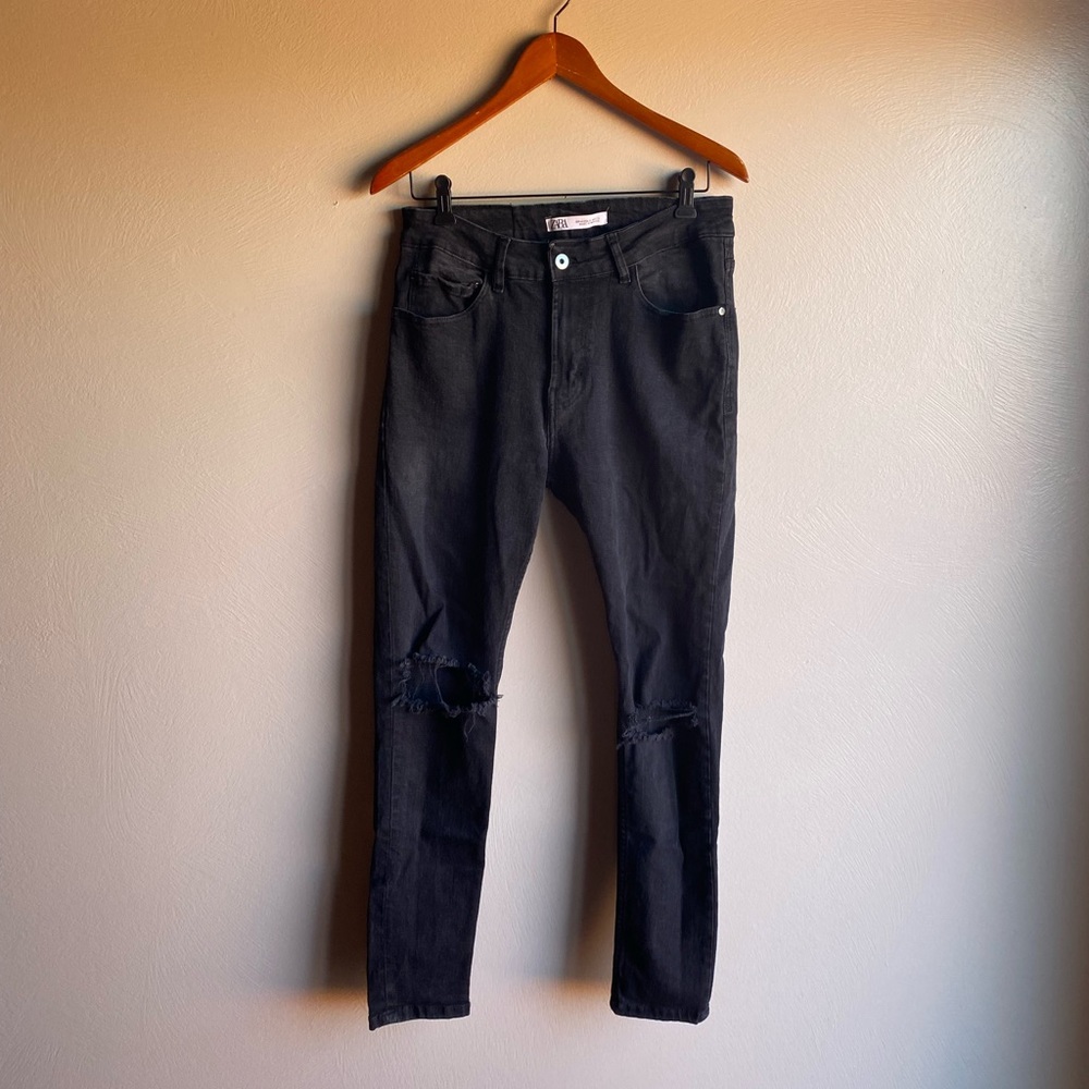 ZARA Distressed Skinny Jeans